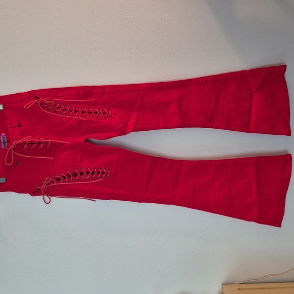 NWT Edikted Flare Grommet Lace Up Pants Jeans Red Punk Size Medium - Picture 2 of 6